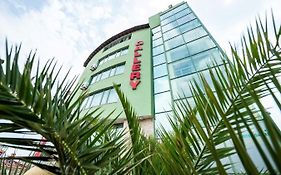 Семеен хотел Галери